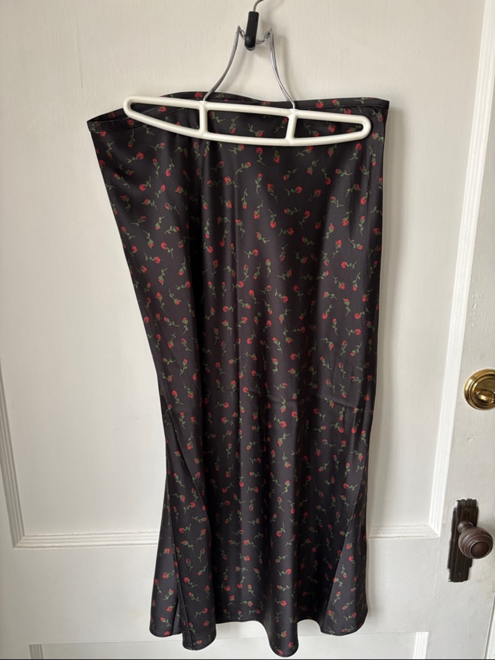 Club Monaco Silk Black Midi Skirt with Red Rose Print
